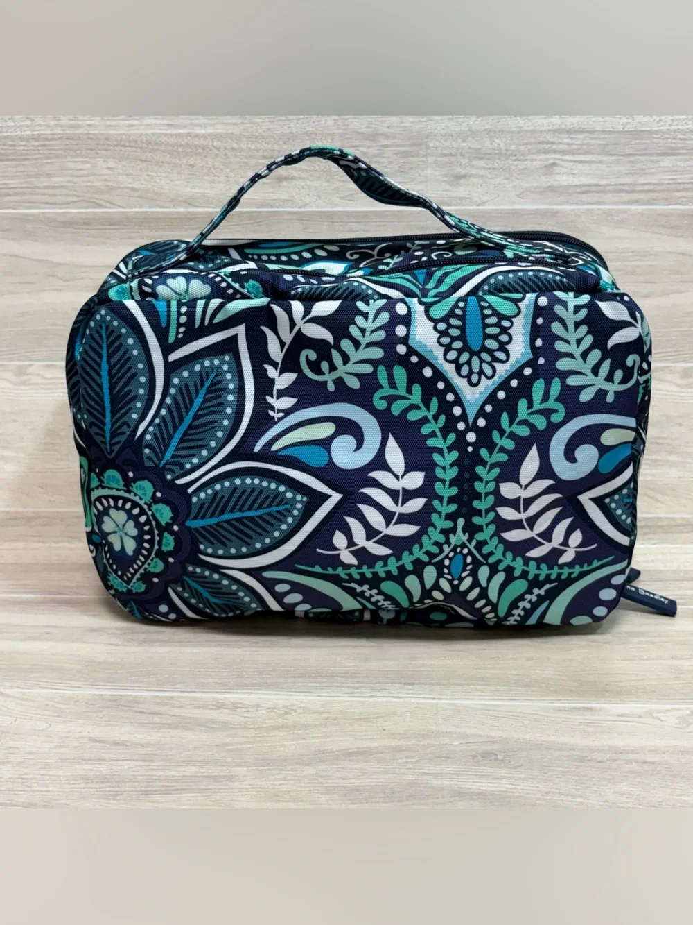 Vera Bradley Double Zip Toiletry Bag Travel Cosmetic Island Medallion